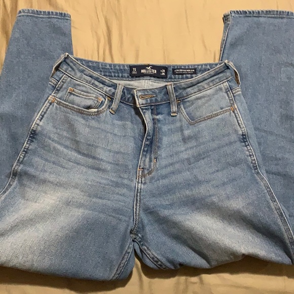 Hollister Denim - Hollister ultra high rise mom jeans